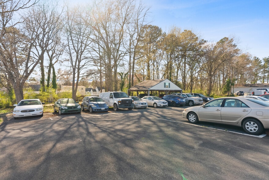 More Photos Of 605 E Nine Mile Rd, Highland Springs Office Residential For Sale