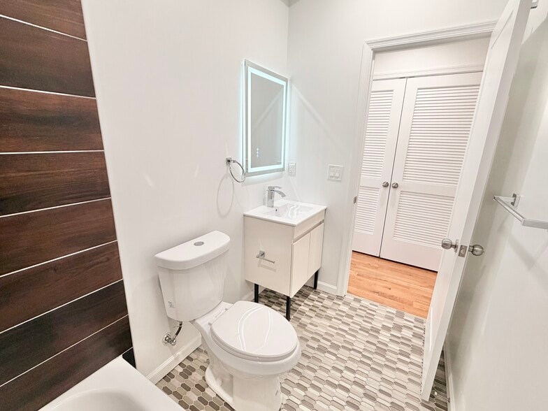 More Photos Of 5352 Cedar Ave, Philadelphia Apartments For Sale