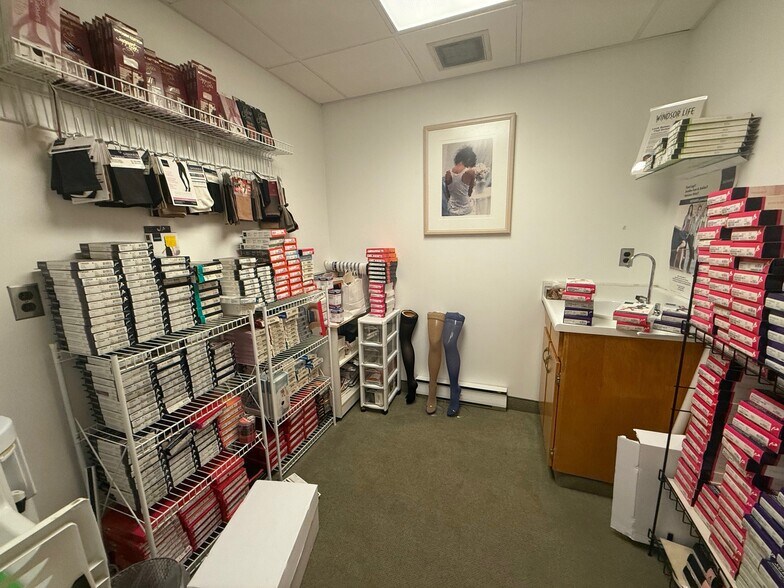 More Photos Of 9833 Tecumseh Rd E, Windsor Medical For Sale