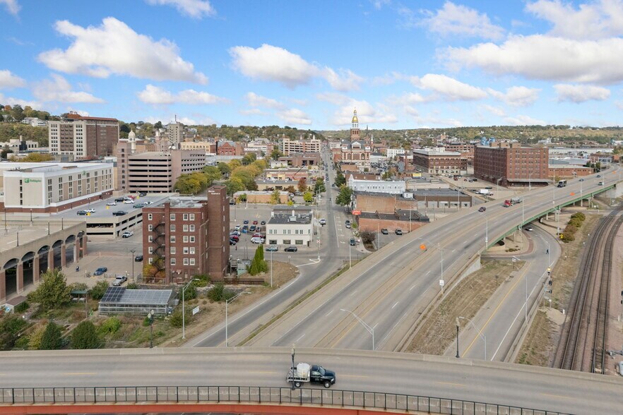 More Photos Of 36 W 4th St, Dubuque Hotel For Sale