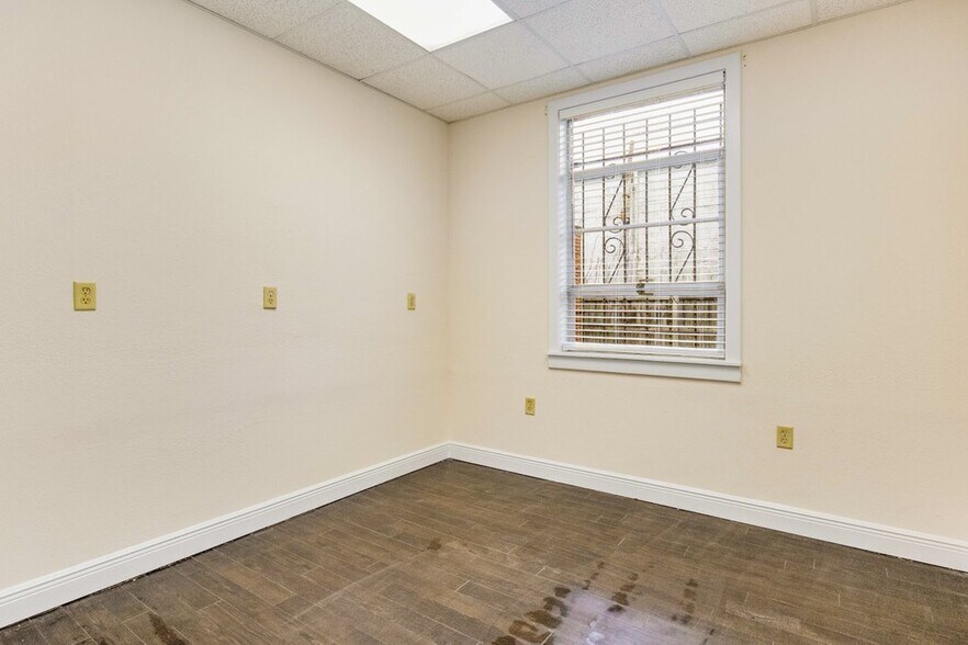 More Photos Of 2220 N Palafox St, Pensacola Medical For Sale