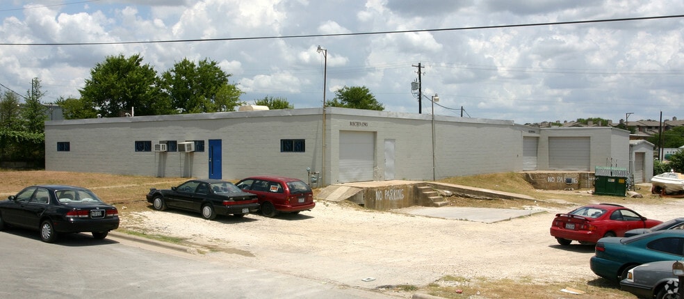 Primary Photo Of 1708 Hydro Dr, Austin Warehouse For Lease