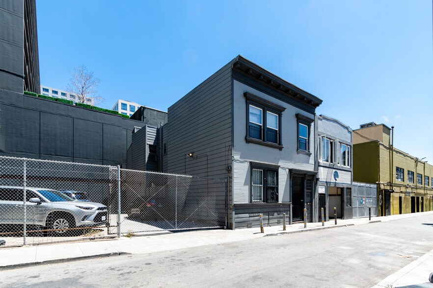 More Photos Of 30-44 Laskie St, San Francisco Service For Sale