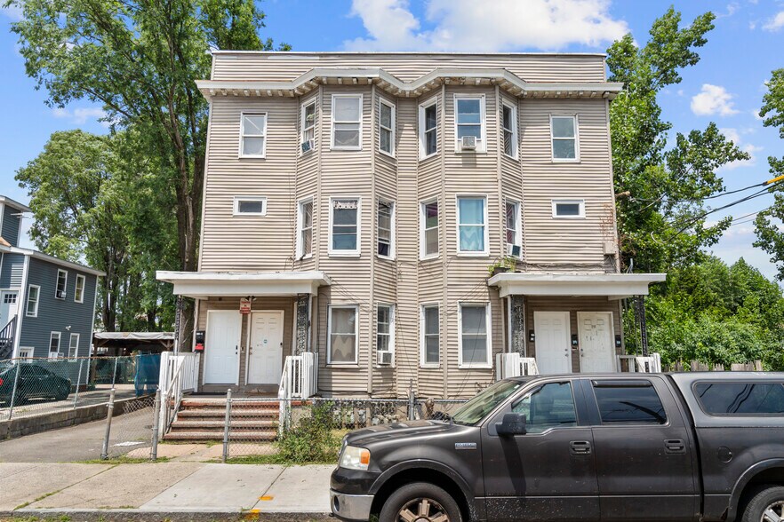 More Photos Of 215 Rosette St, New Haven Multifamily For Sale