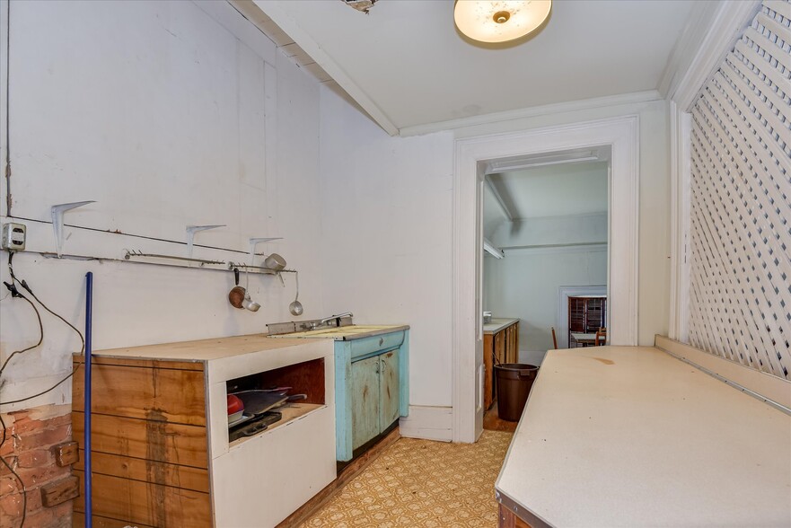 More Photos Of 205 E Liberty St, Washington Religious Facility For Sale