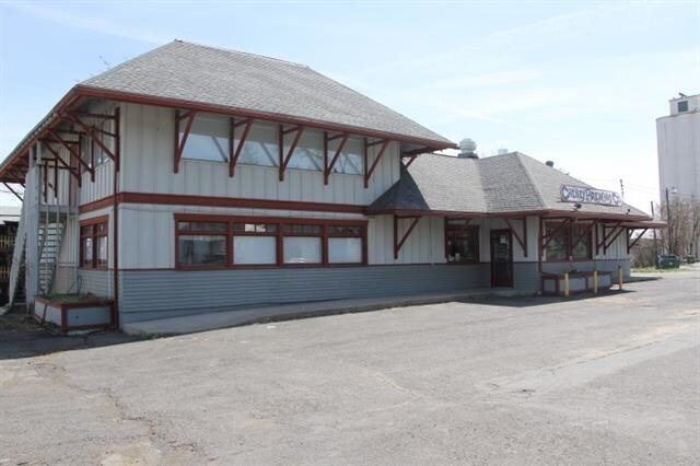 More Photos Of 809 1st St, Cheney Restaurant For Sale