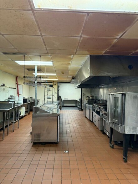 More Photos Of 3520 Nederland Ave, Nederland Restaurant For Sale