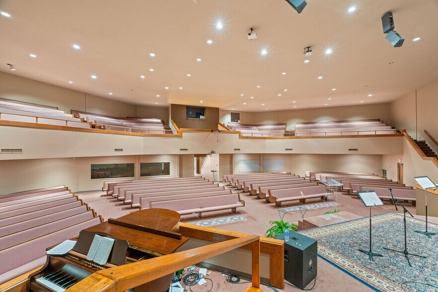 More Photos Of 1101 N Wheeler Ave, Sallisaw Religious Facility For Sale