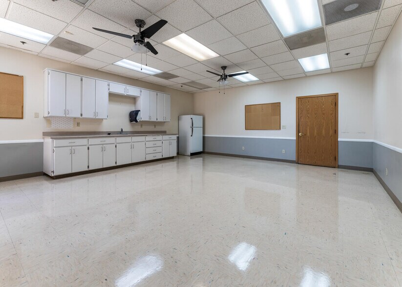 More Photos Of 2009 W Feemster Ave, Visalia Medical For Sale