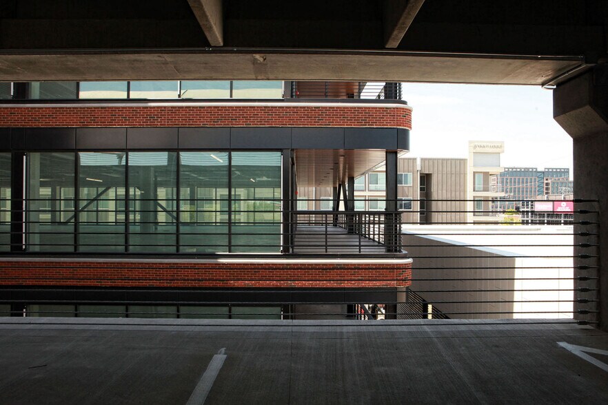 More Photos Of 21 N Greenwood Ave, Tulsa Office For Lease