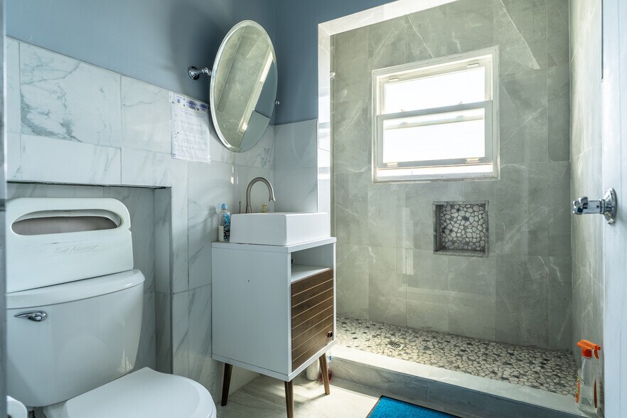 More Photos Of 2741-2743 S Robertson Blvd, Los Angeles Storefront Retail Office For Sale