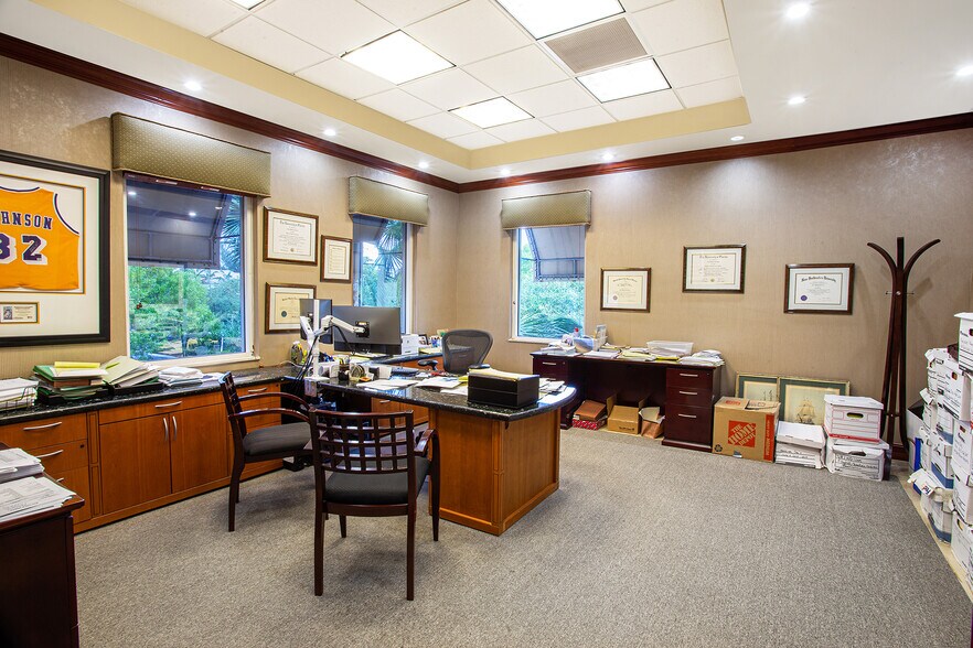 More Photos Of 2883 Executive Park Dr, Weston Office For Sale