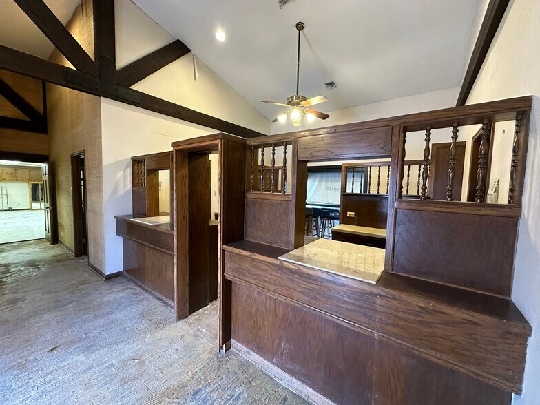 More Photos Of 6436 Bandera Rd, San Antonio Medical For Lease