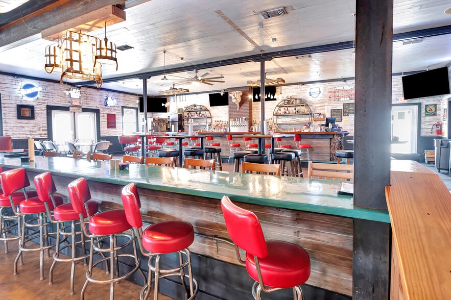 More Photos Of 321 Kolle Road, Inez General Retail For Sale