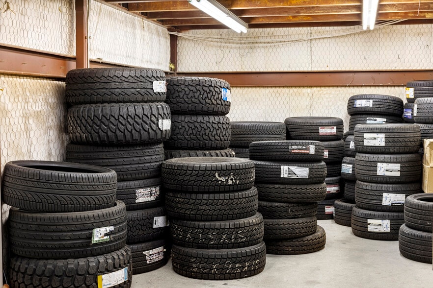 More Photos Of 502 N State Highway 342, Red Oak Industrial For Sale