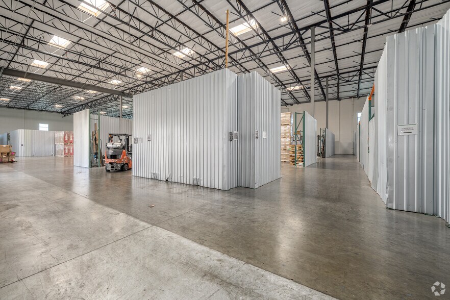 More Photos Of 11179 Banana Ave, Fontana Distribution For Lease