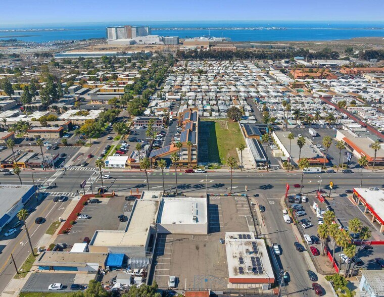 More Photos Of 389 Broadway, Chula Vista Freestanding For Lease