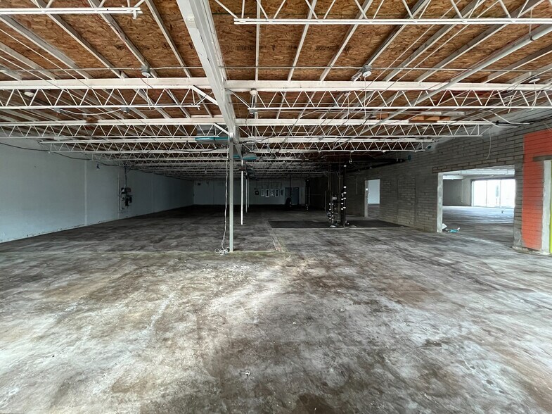 More Photos Of 4116 N 7th Ave, Phoenix General Retail For Lease