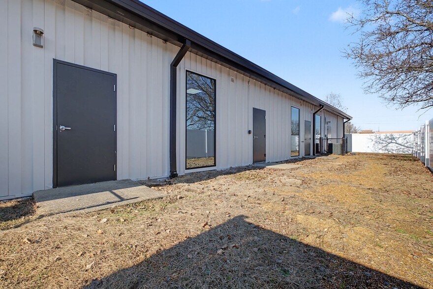 More Photos Of 207 Iris Dr, Hendersonville Daycare Center For Sale