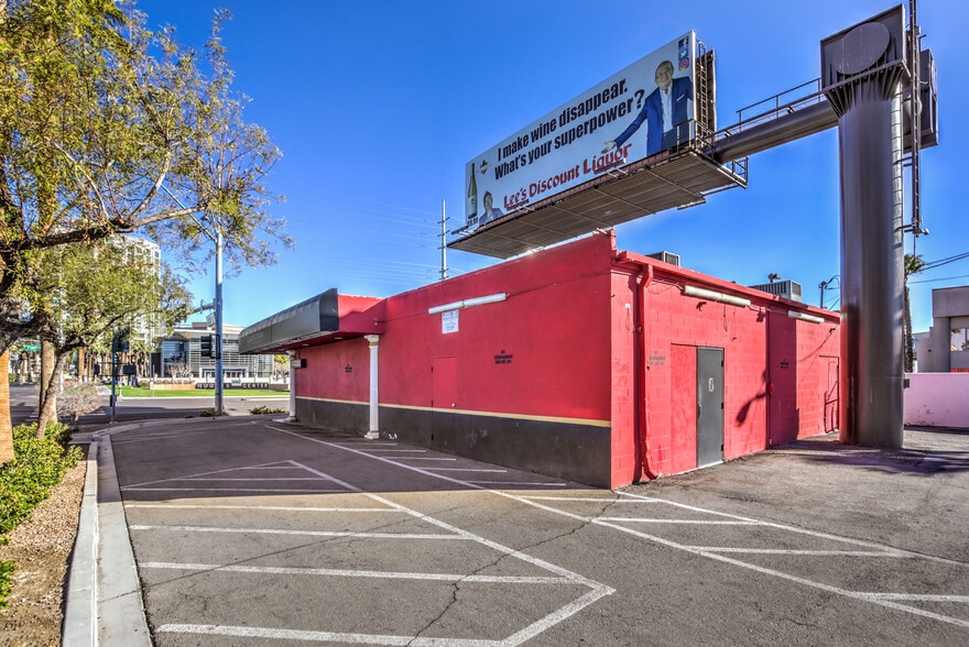 More Photos Of 311 E Flamingo Rd, Las Vegas Freestanding For Sale