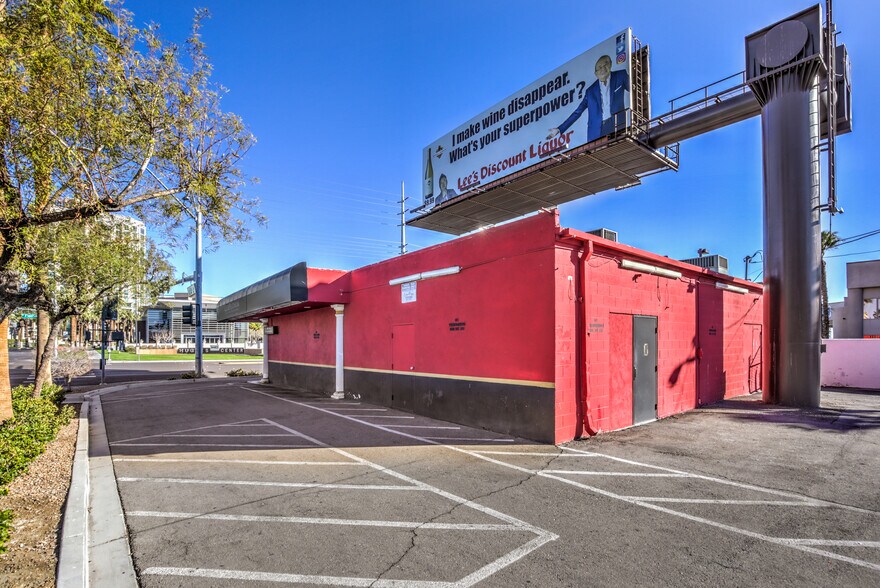 More Photos Of 311 E Flamingo Rd, Las Vegas Freestanding For Sale