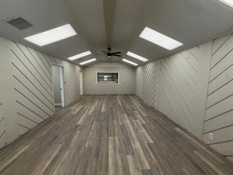 More Photos Of 8800 NW Loop 338, Odessa Warehouse For Sale
