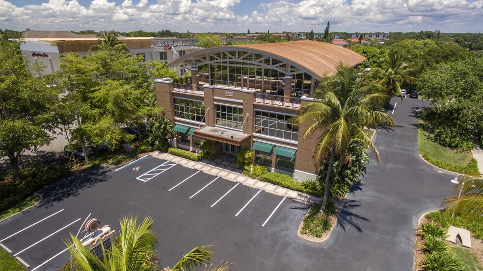 More Photos Of 3200 Tamiami Trl N, Naples Storefront Retail Office For Lease