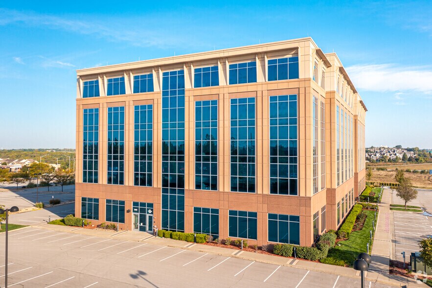 More Photos Of 9351-9401 Renner Blvd, Lenexa Office For Lease
