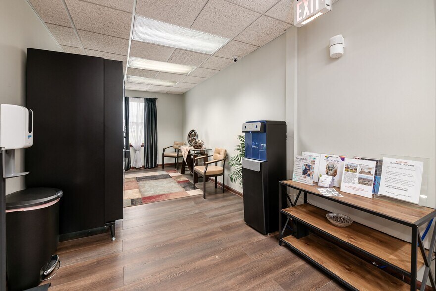 More Photos Of 261 W Johnstown Rd, Columbus Coworking Space