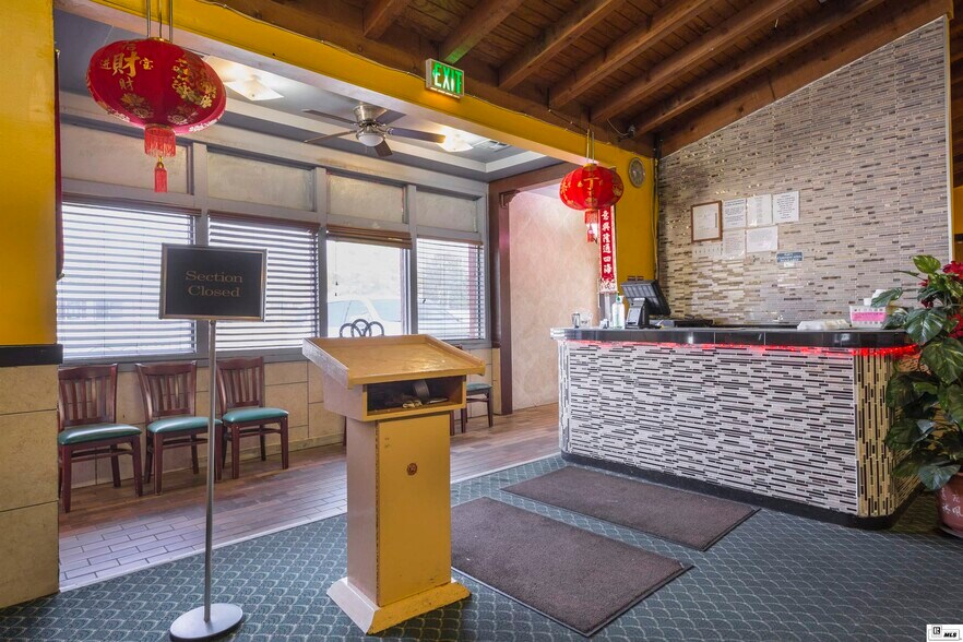 More Photos Of 1801 E Madison Ave, Bastrop Restaurant For Sale