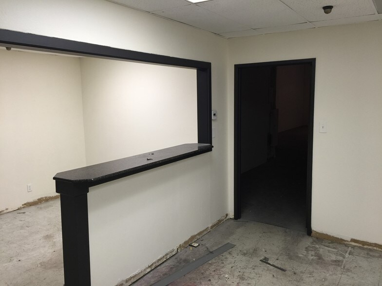 More Photos Of 7505 Jurupa Ave, Riverside Light Manufacturing For Lease