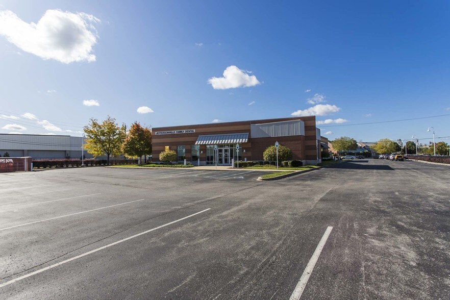 More Photos Of 900 Spring St, Jeffersonville Medical For Lease