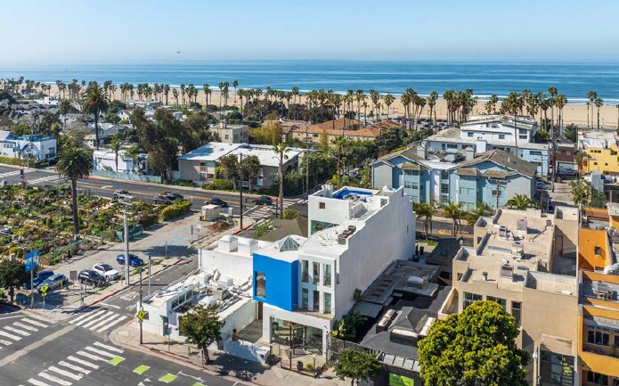 More Photos Of 2224 Main St, Santa Monica Office Residential For Sale