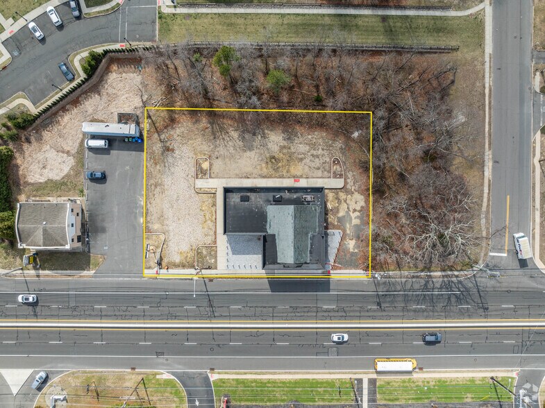 More Photos Of 252 State Route 35 S, Eatontown Freestanding For Sale