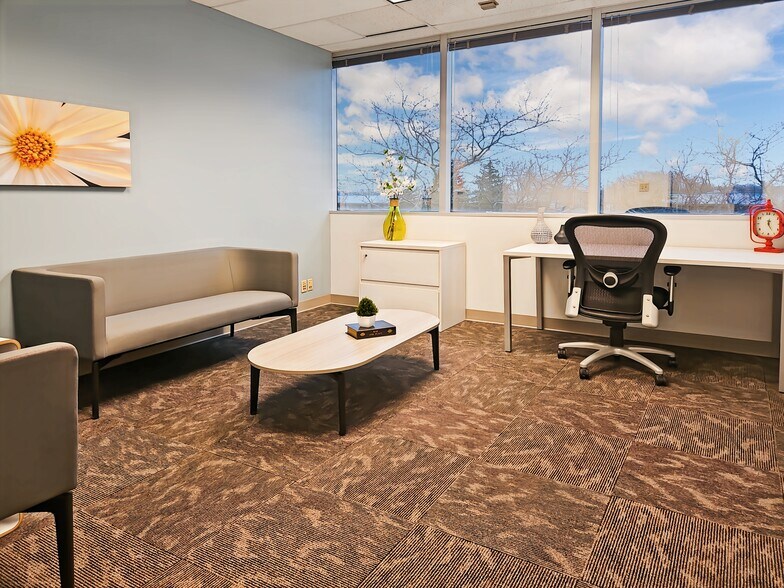 More Photos Of 9465 Counselors Row, Indianapolis Coworking Space