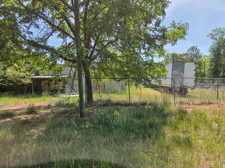 More Photos Of 248 W Franklinville St, Staley Manufacturing For Sale