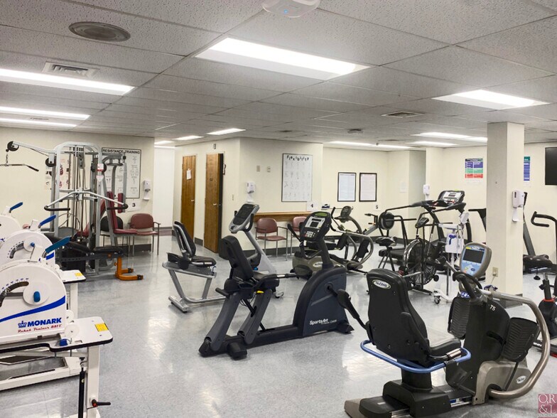 More Photos Of 15 Palomba Dr, Enfield Medical For Sale