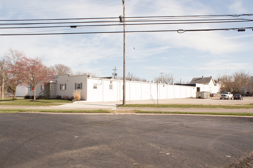 More Photos Of 645 Bellefontaine Ave, Marion Light Distribution For Sale