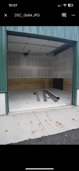 More Photos Of 15 East Summer St, Plantsville Industrial For Lease