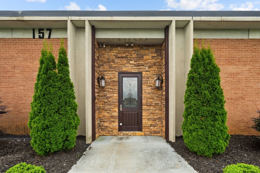 More Photos Of 157 Industrial Dr, King Warehouse For Lease