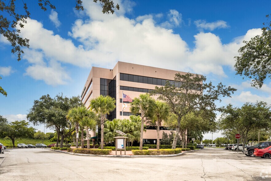 More Photos Of 10720 Caribbean Blvd, Cutler Bay Medical For Lease
