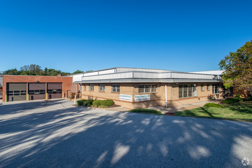 Primary Photo Of 281 Hanley Industrial Ct, Brentwood Warehouse For Lease