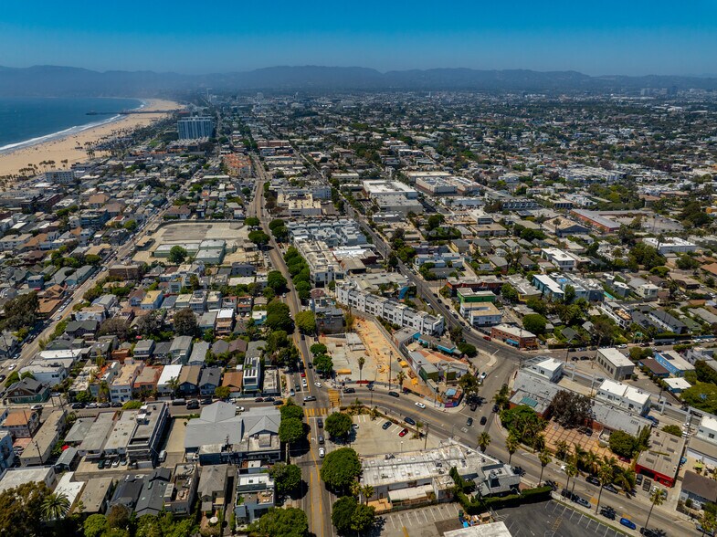 More Photos Of 881 Abbot Kinney blvd, Venice Apartments For Sale