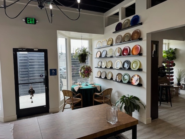 More Photos Of 407-413 E 19th St, Bakersfield Storefront For Sale