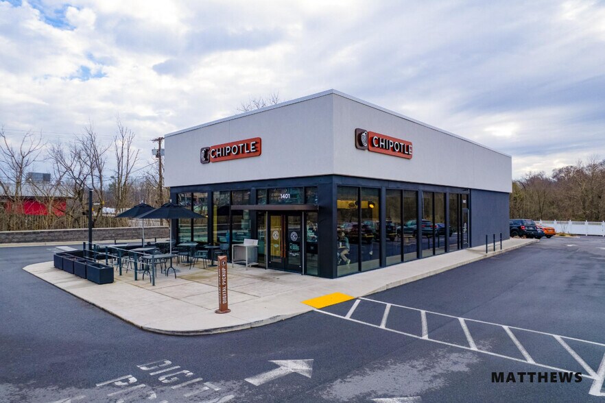 Primary Photo Of 1401 E Stone Dr, Kingsport Carwash For Sale