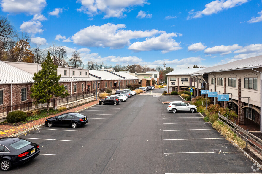 Primary Photo Of 500-580 Union Square Dr, New Hope Coworking Space