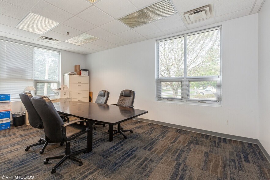 More Photos Of 4906 Main St, Lisle Office For Sale