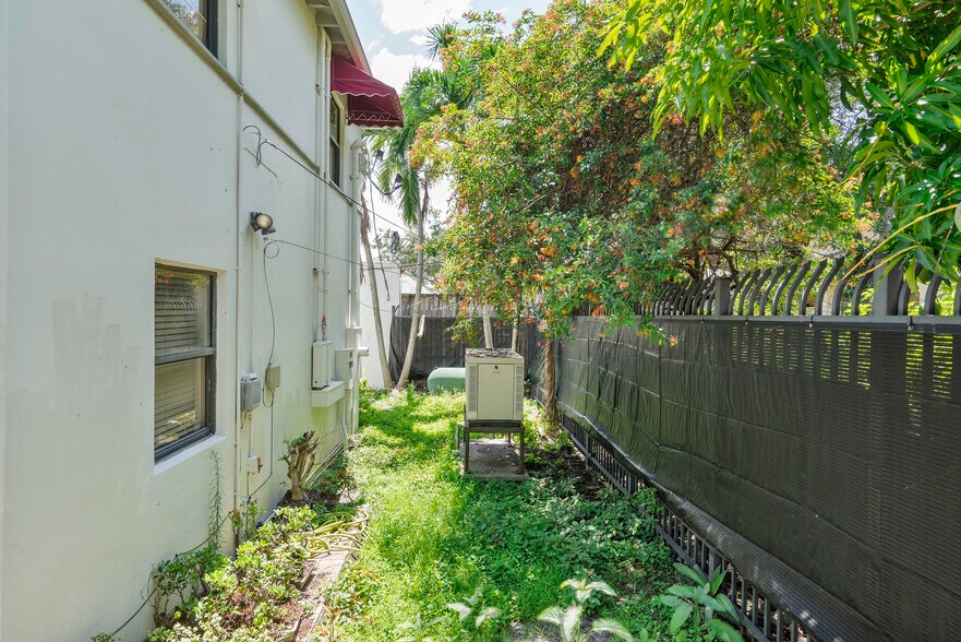 More Photos Of 875 NE 79th St, Miami Loft Creative Space For Lease