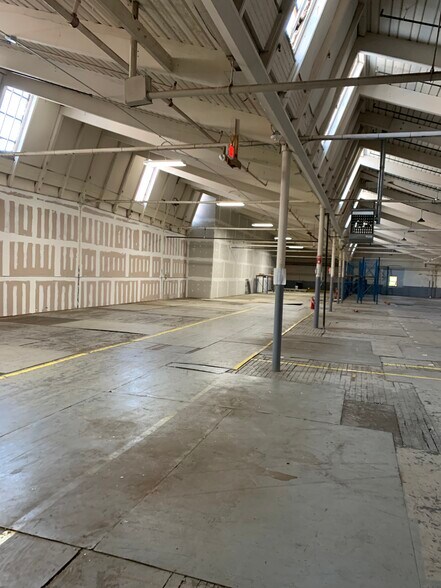 More Photos Of 133 Winthrop Ave, West Warwick Warehouse For Lease