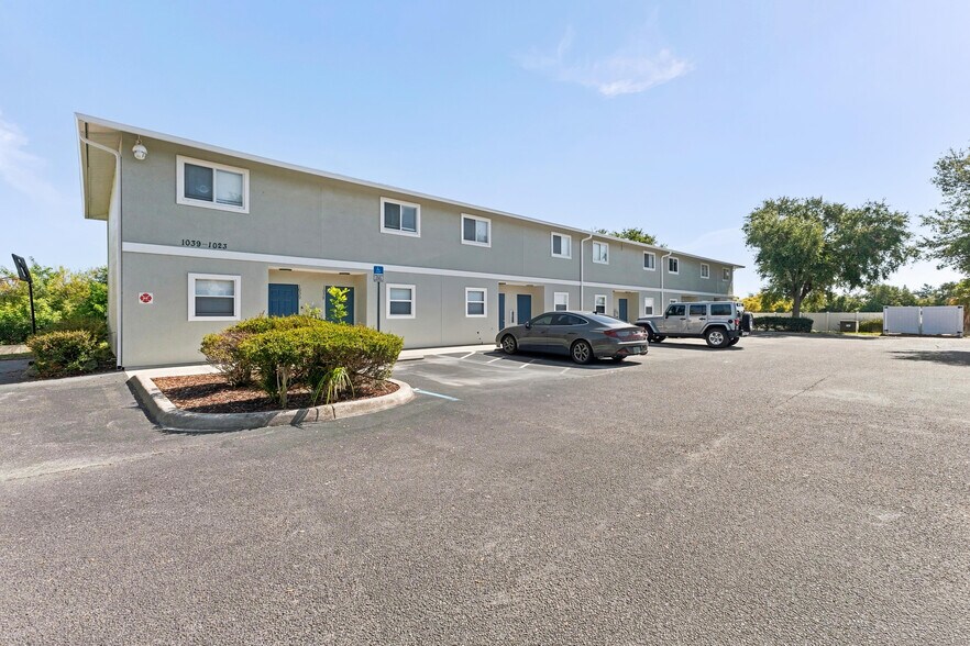 More Photos Of 1007 W 57th Ave W, Bradenton Apartments For Sale